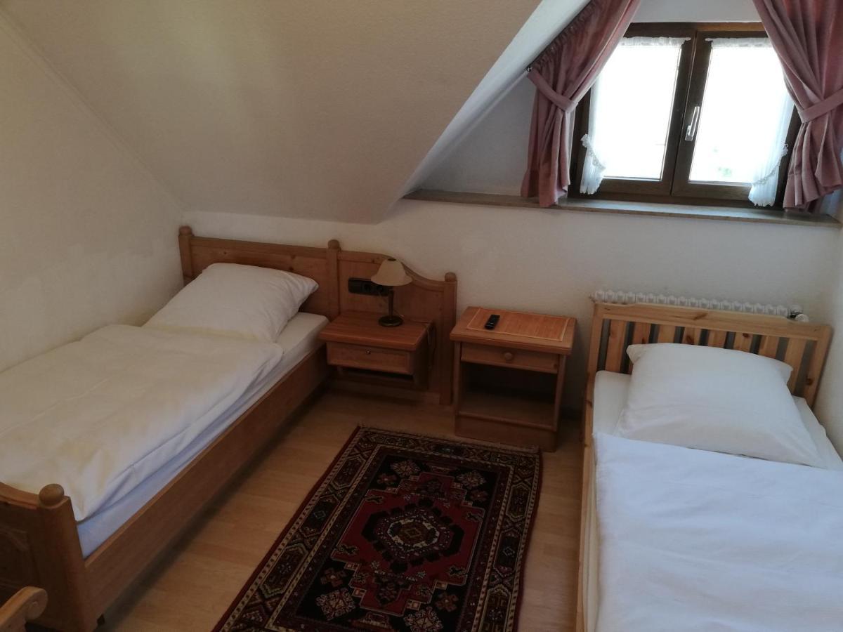 Gaestehaus Roessle Rötenbach 外观 照片