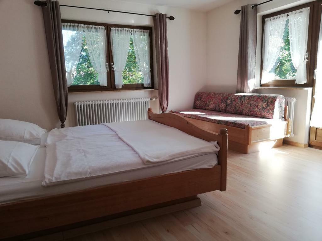 Gaestehaus Roessle Rötenbach 外观 照片