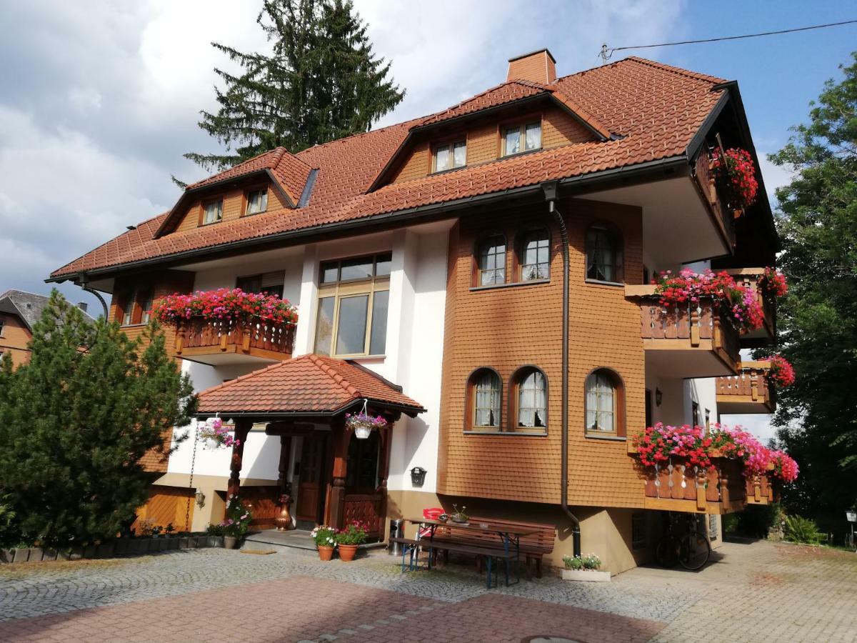Gaestehaus Roessle Rötenbach 外观 照片