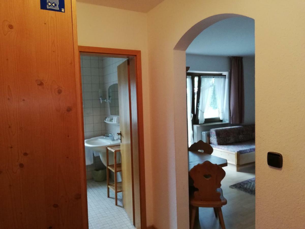 Gaestehaus Roessle Rötenbach 外观 照片